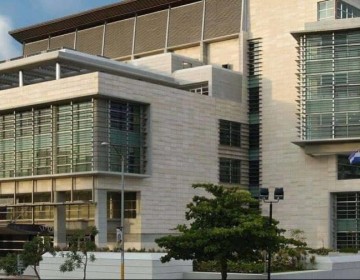 La Suprema ratifica absoluci&oacute;n a empresario acusado de proxenetismo