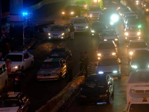 A&uacute;n con flexibilizaci&oacute;n del toque de queda, se registran taponamientos en las v&iacute;as de la ciudad  