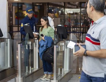 Precios de boletos a&eacute;reos restan atractivo a devoluci&oacute;n de US$10 para la di&aacute;spora dominicana