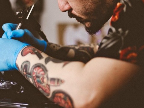 Tatuajes a la vista, decisiones r&aacute;pidas, sostiene un estudio organizacional que da pistas para la contrataci&oacute;n de personal
