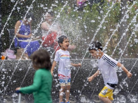 La temperatura sofocante persiste en EEUU mientras las crecidas inundan el centro-norte del pa&iacute;s