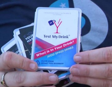 Le drogaron en un bar y acab&oacute; creando un producto contra los malos tragos
