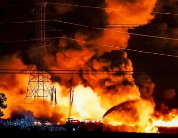 Texas: Se registra fuerte explosion tras coalicion de un tren con un Cami&oacute;n articulado