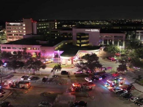 Una persona muerta y 10 heridos tras veh&iacute;culo estrellarse contra sala de emergencias en Texas