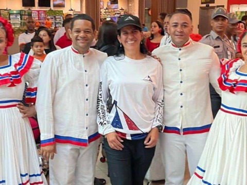 Thais Herrera regresa a RD triunfal desde el monte Everest