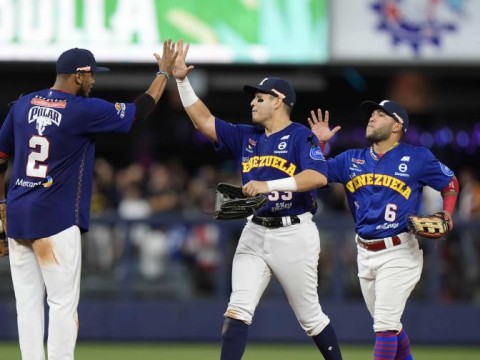 La Guaira de Venezuela vence a Curazao Suns y enfrentar&aacute; al Licey en la final de la Serie del Caribe