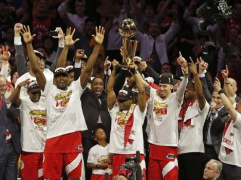 Gobierno de Canad&aacute; revisar&aacute; permiso para partidos de NBA en Toronto