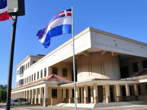 Libertad pura y simple a tres adolescentes acusados de tentativa de terrorismo en Puerto Plata