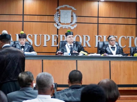 TSE aplaza recurso de impugnaci&oacute;n de Alianza Pa&iacute;s contra resoluci&oacute;n de la JCE