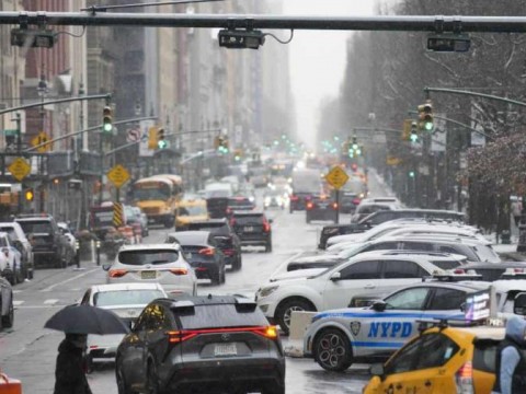 Trump ordena detener el pol&eacute;mico peaje de congesti&oacute;n para entrar a Manhattan