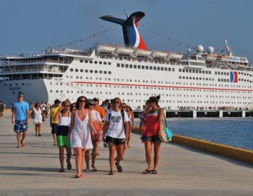 Detentan primer caso positivo de COVID-19 en crucero tras reanudar operaciones