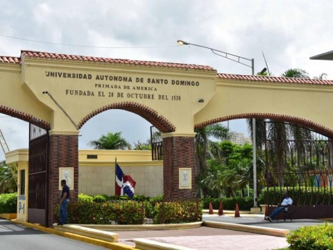 Profesores de la UASD recibir&aacute;n aumento de 15 por ciento