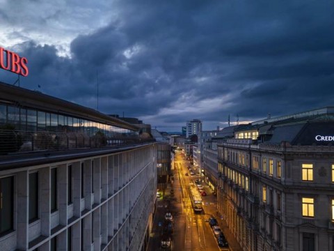 Los bancos suizos UBS y Credit Suisse inician oficialmente su proceso de fusi&oacute;n