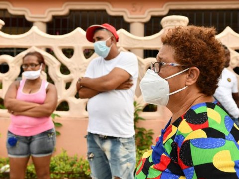 Madre abandona a sus tres ni&ntilde;os en el sector Los Tres Brazos