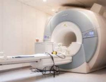 Una novedosa t&eacute;cnica permite acabar con los temblores del Parkinson sin cirug&iacute;a ni anestesia