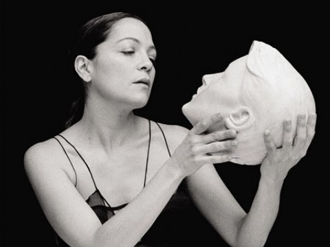 Lo m&aacute;s personal de NATALIA LAFOURCADE brota en su nuevo &aacute;lbum DE TODAS LAS FLORES