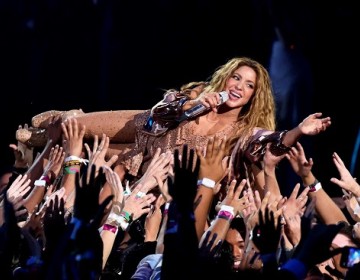 &nbsp;SHAKIRA brinda una impresionante presentaci&oacute;n de sus&nbsp;&Eacute;XITOS