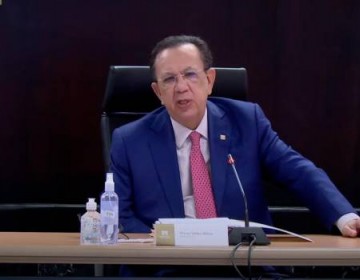 Valdez Albizu evitar&aacute; que el d&oacute;lar &ldquo;baje demasiado&rdquo;