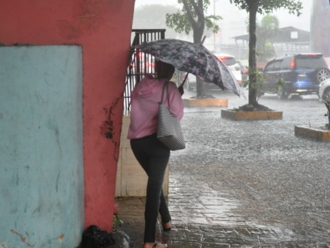 Abr&iacute;gate y saca paraguas: vaguada y frente fr&iacute;o provocar&aacute;n lluvias este mi&eacute;rcoles