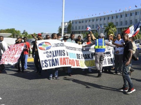 Polic&iacute;as que participaron en la guerra de Irak reclaman el pago de sus vi&aacute;ticos