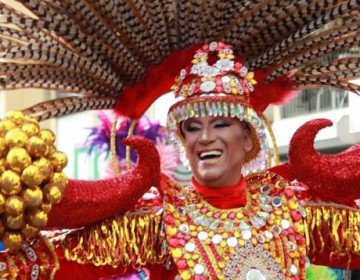 V&iacute;ctor Erarte: de la realidad pueblerina a convertirse en mago de la decoraci&oacute;n, el maquillaje y el carnaval