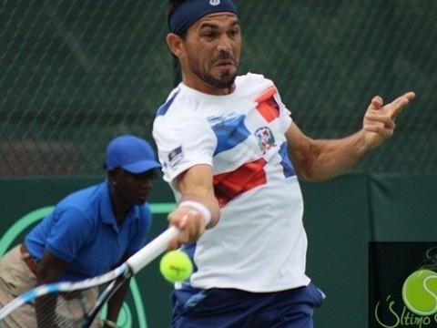 V&iacute;ctor Estrella triunfa en el primer partido del Santo Domingo Open 2019