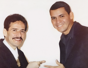 V&iacute;ctor Manuelle&nbsp;se une a Frankie Ruiz en el tema&nbsp;&ldquo;OTRA NOCHE M&Aacute;S&rdquo;