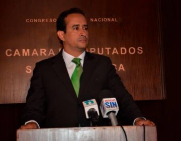 Diputado V&iacute;ctor Su&aacute;rez se queda en el PLD