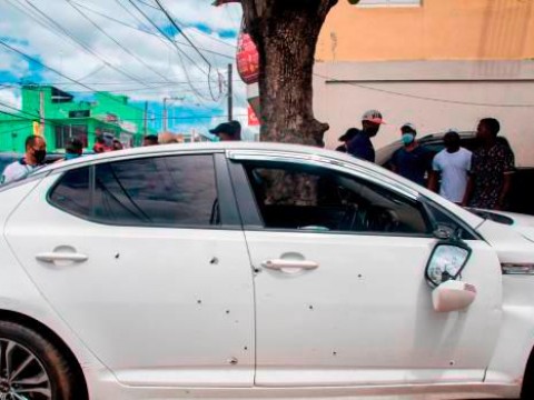Ministerio p&uacute;blico arresta dos polic&iacute;as arrestados por la muerte de pareja evang&eacute;lica en Villa Altagracia