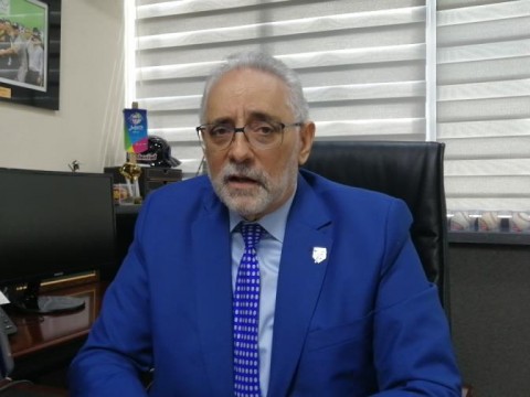Vitelio Mej&iacute;a seguir&aacute; en la presidencia de LIDOM