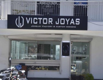 Identifican presuntos delincuentes que mataron hombre durante atraco en joyer&iacute;a en Santiago