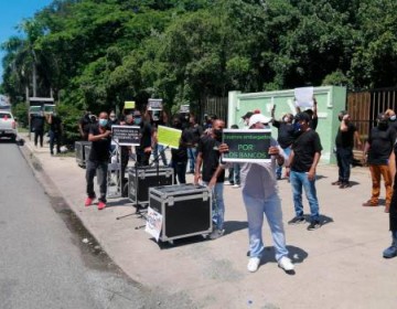 Técnicos de espectáculos dicen que están quebrados y claman ayuda del Gobierno