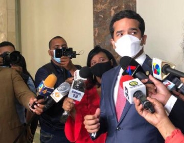 Legislador Omar Fern&aacute;ndez somete proyecto sobre regulaci&oacute;n de transiciones gubernamentales