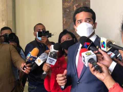Legislador Omar Fern&aacute;ndez somete proyecto sobre regulaci&oacute;n de transiciones gubernamentales