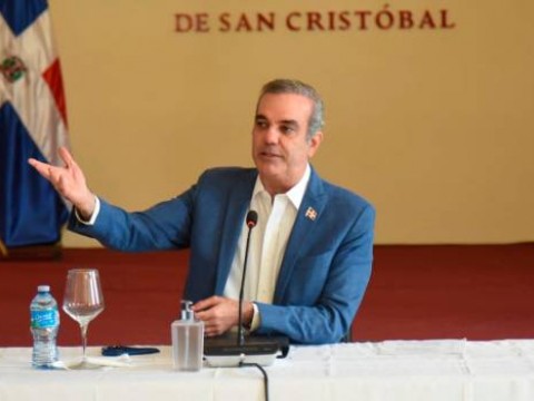 Abinader anuncia realizaci&oacute;n de obras en San Crist&oacute;bal