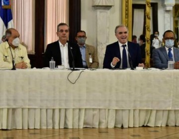 Abinader crea fondo para pagar doble sueldo a empleados del FASE I
