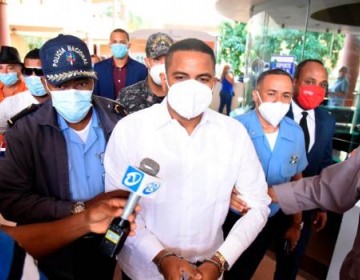 Juez dispone arresto domiciliario contra ex funcionario de Aduanas acusado de delitos sexuales