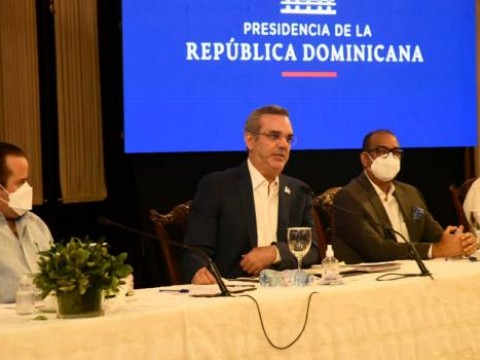  "No puedo imponer mi posici&oacute;n" opina Luis Abinader sobre las tres causales
