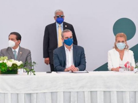 Abinader inaugura Centro M&eacute;dico de Diabetes, Obesidad y Especialidades
