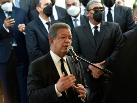 Con tristeza despiden a do&ntilde;a Yolanda; Leonel Fern&aacute;ndez no pudo contener las l&aacute;grimas