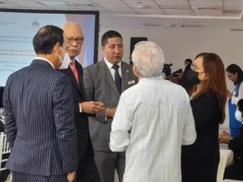 Culmin&oacute; la mesa de discusi&oacute;n de la reforma constitucional