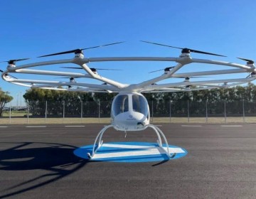 El primer taxi volador tripulado de Italia realiza su primera prueba de vuelo