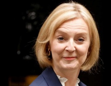 Dimisi&oacute;n, elecciones o supervivencia, las opciones de la primera ministra brit&aacute;nica