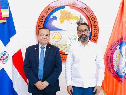 Embajador de El Salvador en RD felicita director Defensa Civil por implementaci&oacute;n de nuevas tecnolog&iacute;as