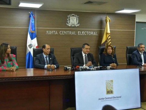 JCE y los partidos debaten acuerdo para frenar el proselitismo electoral precoz