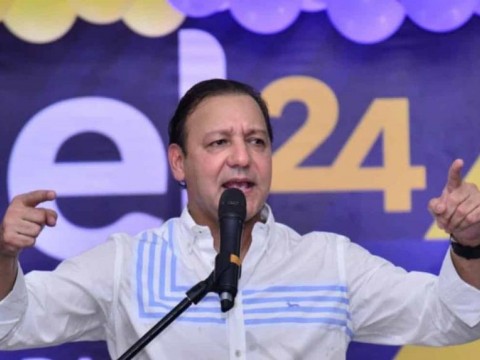 Abel Mart&iacute;nez da a conocer todos los integrantes de la comisi&oacute;n que coordinar&aacute; su campa&ntilde;a