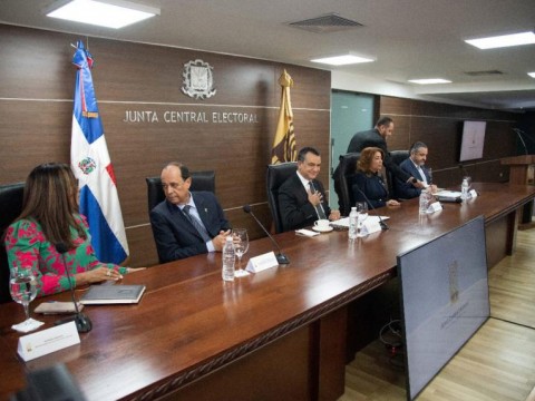 M&aacute;s de 700 mil dominicanos han sido empadronados por la JCE en el exterior