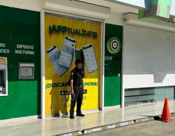 Encapuchados asaltan instituci&oacute;n financiera en Moca