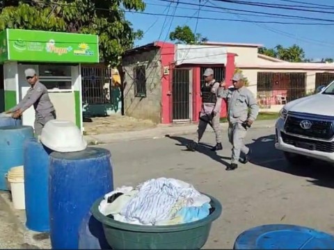 Ciudadanos protestan por falta de agua potable en El Seibo