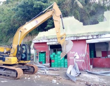 Derrumban 114 construcciones que violaron derecho de v&iacute;as en carreteras